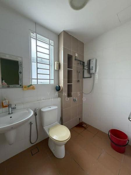 Semi-Detached House for Sale in One Sierra (Selayang) - Yanis Cheong - Bathroom - PropertyGuru.com.my