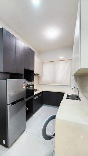Service Residence for Rent at Royal Strand @ Country Garden Danga Bay - Elayne Low - Kitchen - PropertyGuru.com.my