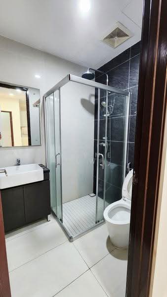 Service Residence for Rent at Royal Strand @ Country Garden Danga Bay - Elayne Low - Bathroom - PropertyGuru.com.my