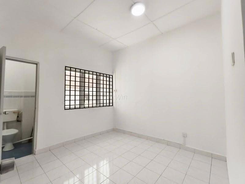 Rumah Teres 2-Tingkat untuk Dijual di Bandar Selesa Jaya (Skudai) - Jarvis Chan - Bathroom - PropertyGuru.com.my