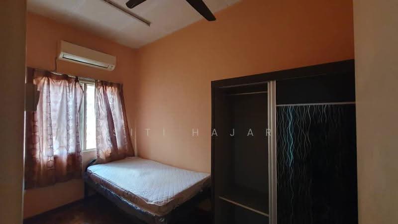 2-storey Terraced House for Sale in Seksyen U10 (Shah Alam) - Siti Hajar - Bedroom - PropertyGuru.com.my
