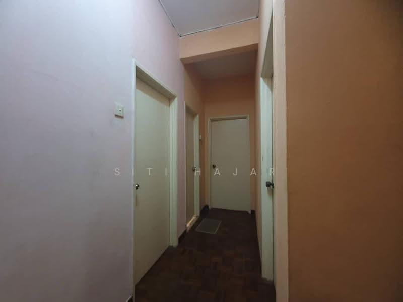 2-storey Terraced House for Sale in Seksyen U10 (Shah Alam) - Siti Hajar - Corridor - PropertyGuru.com.my