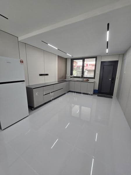 2-storey Terraced House for Rent in Taman Bunga Raja (Kota Kinabalu) - Kim Fuen Chin - Kitchen - PropertyGuru.com.my
