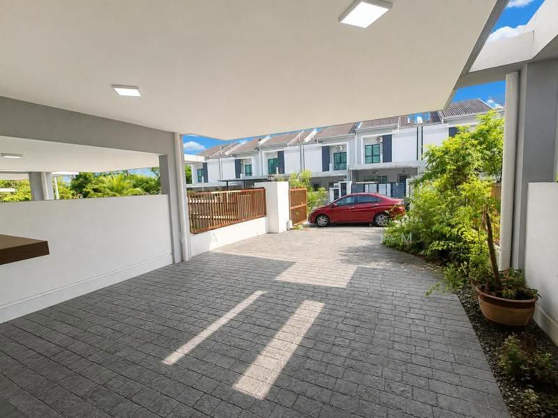 Rumah Teres 2-Tingkat untuk Dijual di Nilai Impian (Nilai) - Hawa Ibrahim - Exterior - PropertyGuru.com.my