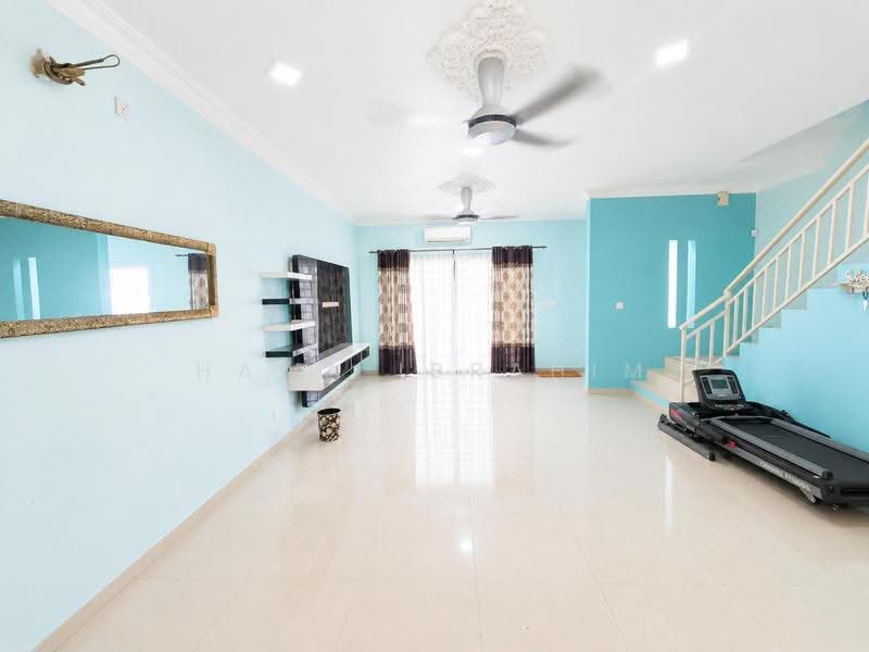 Rumah Teres 2-Tingkat untuk Dijual di Nilai Impian (Nilai) - Hawa Ibrahim - Living Room - PropertyGuru.com.my