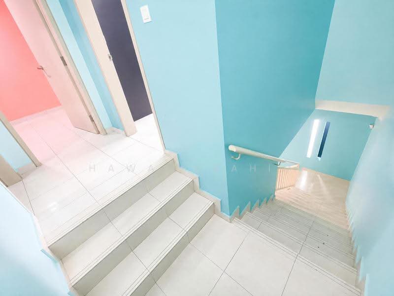 Rumah Teres 2-Tingkat untuk Dijual di Nilai Impian (Nilai) - Hawa Ibrahim - Corridor - PropertyGuru.com.my