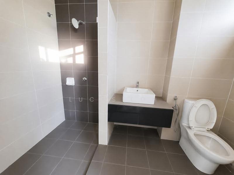 2-storey Terraced House for Sale in Rawang (Selangor) - Lucas Loh - Bathroom - PropertyGuru.com.my