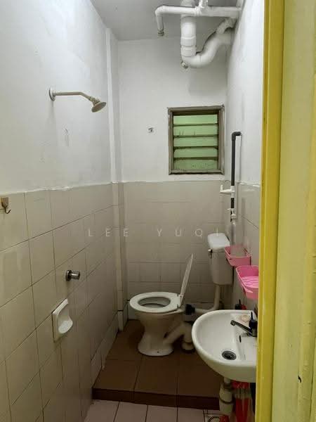 Pangsapuri untuk Disewa di Pangsapuri Seri Mesra - Lee Yuqi - Bathroom - PropertyGuru.com.my