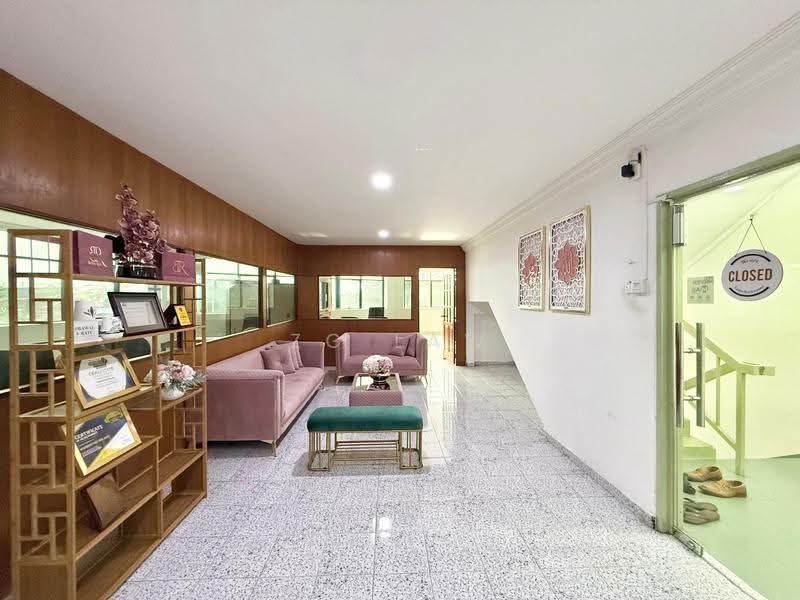 Shop / Office untuk Disewa di Taman Maju (Batu Pahat) - ZG Law - Living Room - PropertyGuru.com.my