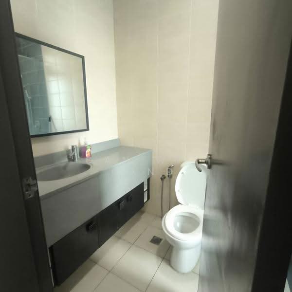 Condominium for Rent at Shaftsbury Residence - GAN WEY SAND - Bathroom - PropertyGuru.com.my
