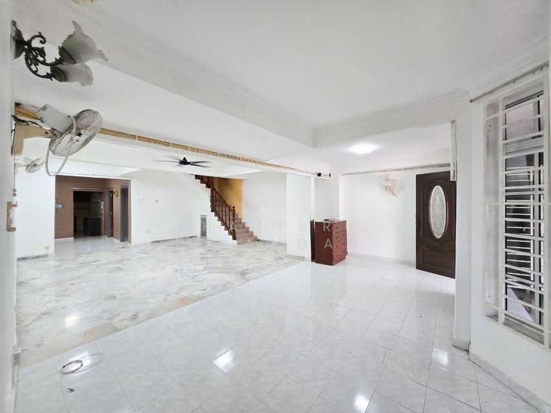2-storey Terraced House for Sale in Taman Pinggiran Batu Caves (Selayang) - Shaziery Iskandar - Living Room - PropertyGuru.com.my