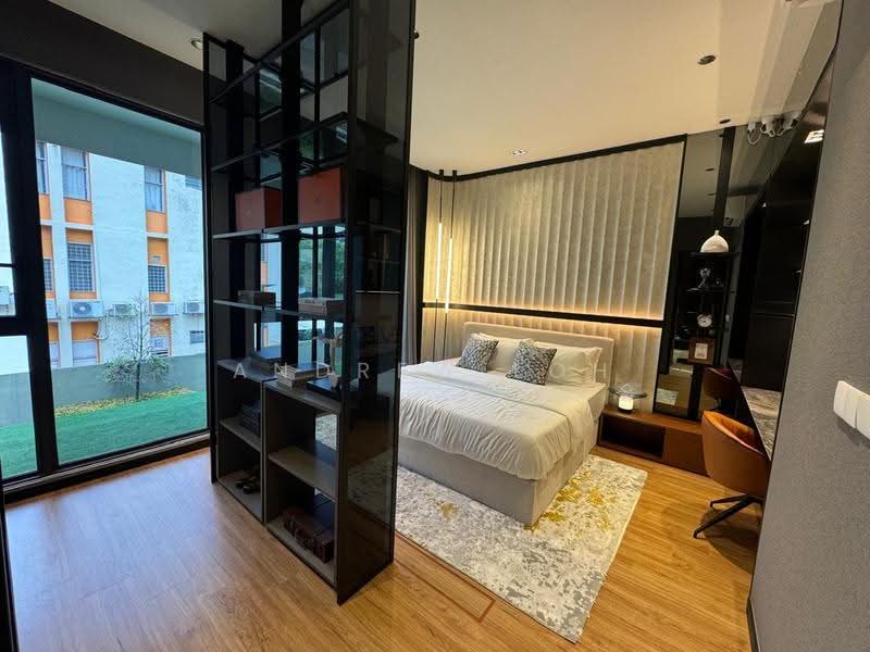 Kediaman Servis untuk Dijual di Sunway Cochrane - Andrew Loh - Bedroom - PropertyGuru.com.my