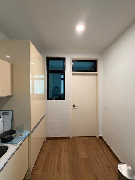 Kediaman Servis untuk Dijual di Sky Loft Premium Suites - Jin Teok - Kitchen - PropertyGuru.com.my