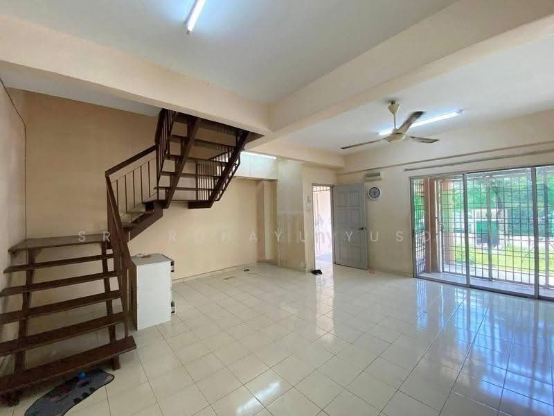 2-storey Terraced House for Sale in Bandar baru bangi (Bandar Baru Bangi) - Sri Rohayu Yusof - Living Room - PropertyGuru.com.my