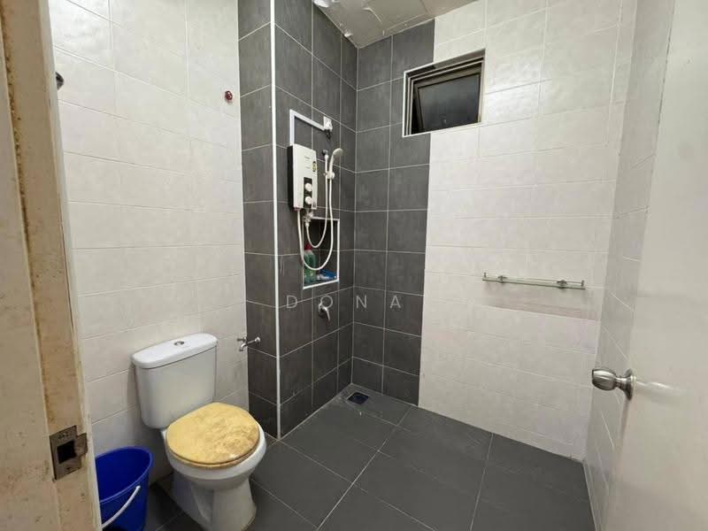 Semi-Detached House for Sale in Taman Pulai Bayu (Skudai) - Dona - Bathroom - PropertyGuru.com.my