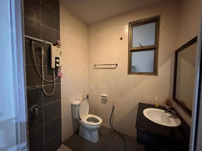 Semi-Detached House for Sale in Taman Pulai Bayu (Skudai) - Dona - Bathroom - PropertyGuru.com.my