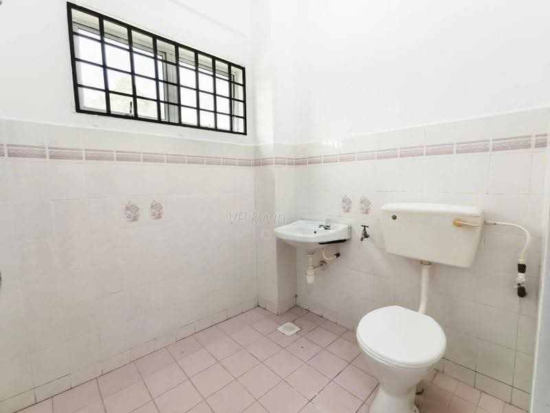 Rumah Teres 2-Tingkat untuk Dijual di Bandar Selesa Jaya (Skudai) - Sharon Ng - Bathroom - PropertyGuru.com.my