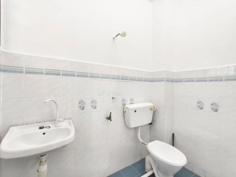 Rumah Teres 2-Tingkat untuk Dijual di Bandar Selesa Jaya (Skudai) - Sharon Ng - Bathroom - PropertyGuru.com.my