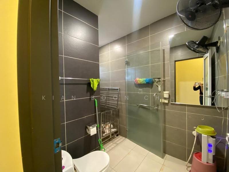 Condominium for Sale at The Henge - Kian Boon Chee - Bathroom - PropertyGuru.com.my