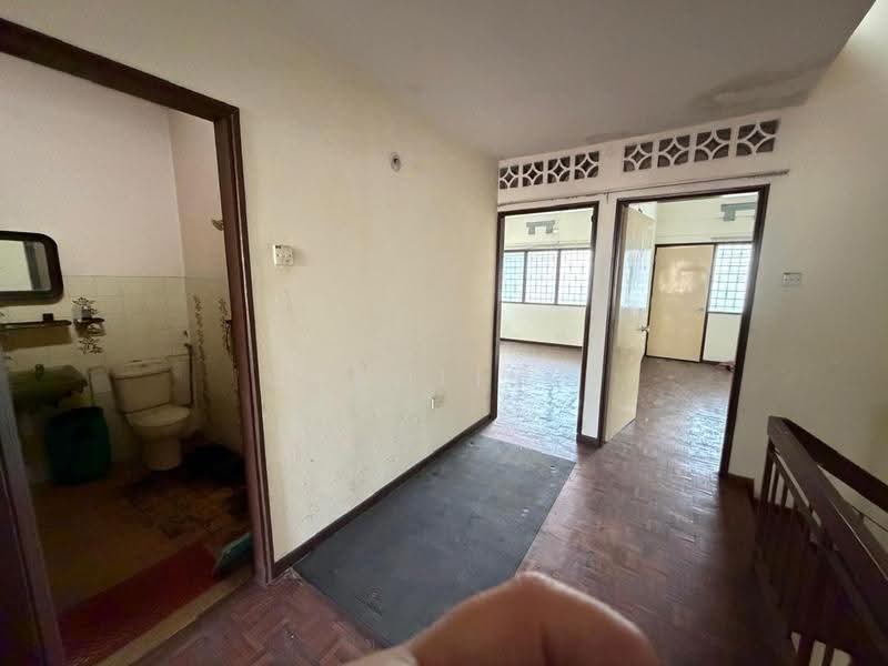 2-storey Terraced House for Sale in Taman Maluri (Cheras) - ChaoLim . - Bathroom - PropertyGuru.com.my