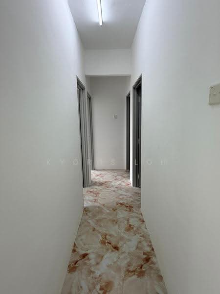 Rumah Flat untuk Disewa di Flat Bukit Indah - Kyoris Loh - Corridor - PropertyGuru.com.my