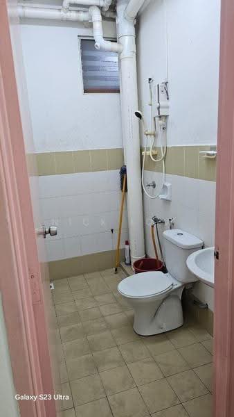 Apartment for Rent at Kipark Apartment - Nick Low - Bathroom - PropertyGuru.com.my