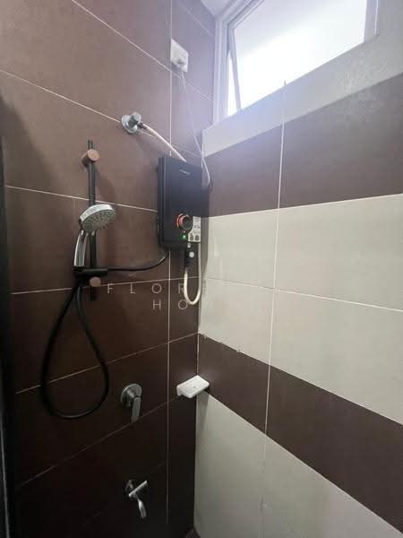 Kondominium untuk Dijual di M Condominium @ Larkin - Florence Hong - Bathroom - PropertyGuru.com.my