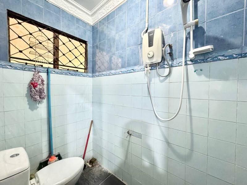 2-storey Terraced House for Sale in Taman Segambut (Jalan Kuching) - EMA ALLANG - Bathroom - PropertyGuru.com.my