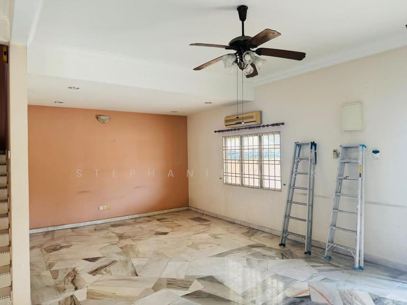 Rumah Berkembar untuk Disewa di Taman Saga (Klang) - Stephanie Quek - Living Room - PropertyGuru.com.my