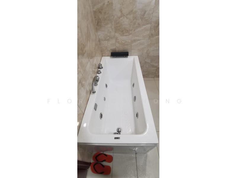 Service Residence for Sale at Paragon Suites @ CIQ - Florence Hong - Bathroom - PropertyGuru.com.my