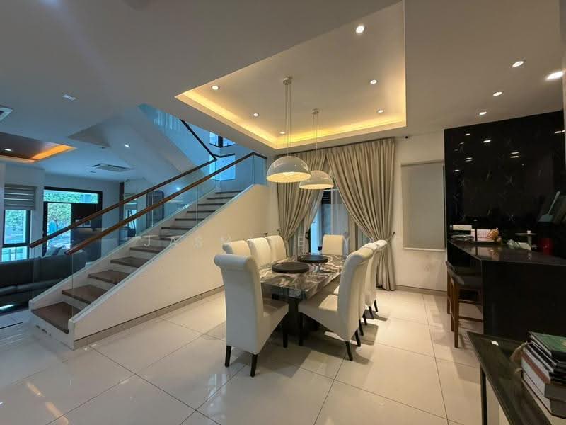 Bungalow House untuk Dijual di Taman Sains Selangor (Kota Damansara) - Jasmine Yap - Dining Room - PropertyGuru.com.my
