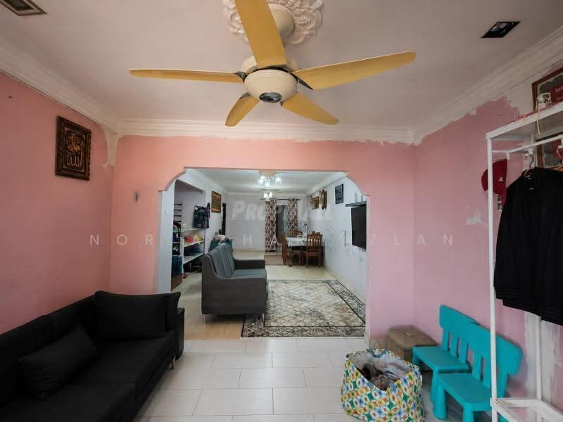2-storey Terraced House for Sale in Bandar Baru Bangi (Selangor) - Nor Azhar Azlan - Living Room - PropertyGuru.com.my
