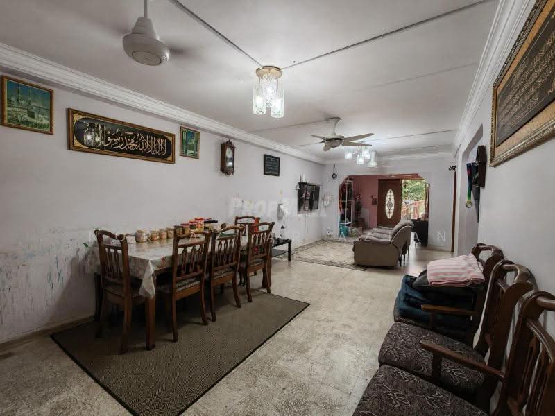2-storey Terraced House for Sale in Bandar Baru Bangi (Selangor) - Nor Azhar Azlan - Living Room - PropertyGuru.com.my