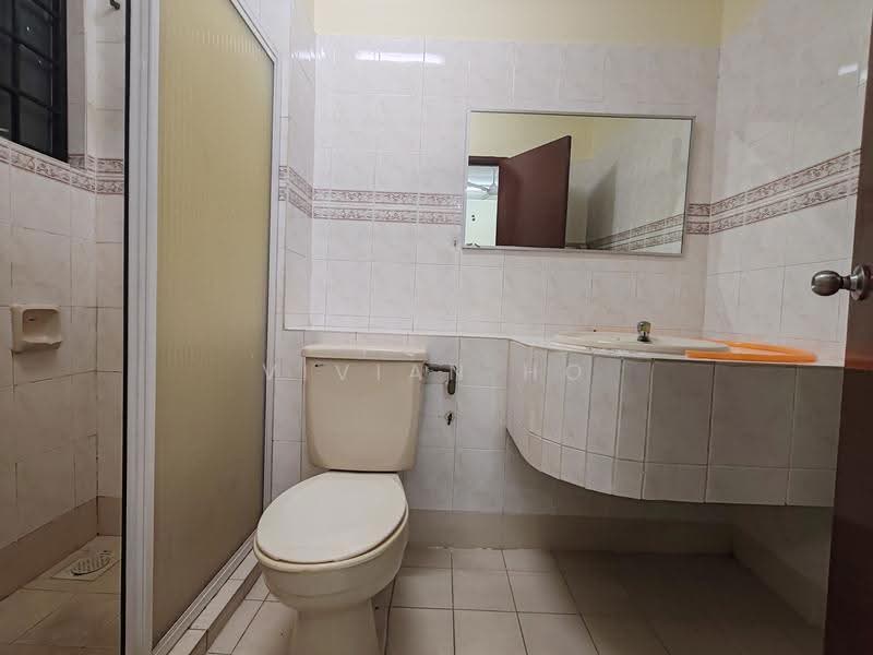 Rumah Teres 2-Tingkat untuk Disewa di Usj 23 (Subang Jaya) - Vivian Ho - Bathroom - PropertyGuru.com.my