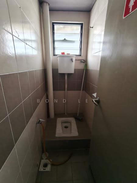 Detached Factory for Rent in Subang Bestari (Shah Alam) - Bond Lee - Bathroom - PropertyGuru.com.my