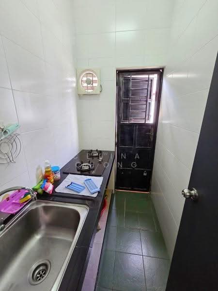 1.5-storey Terraced House for Sale in Bukit Indah 2 (Iskandar Puteri (Nusajaya)) - Celina Chong - Kitchen - PropertyGuru.com.my