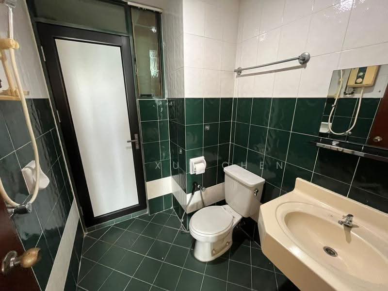 Condominium for Rent at Silverton Condominium - Lee Xue Chen - Bathroom - PropertyGuru.com.my