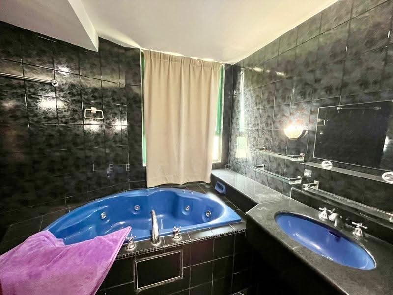Condominium for Rent at Silverton Condominium - Lee Xue Chen - Bathroom - PropertyGuru.com.my