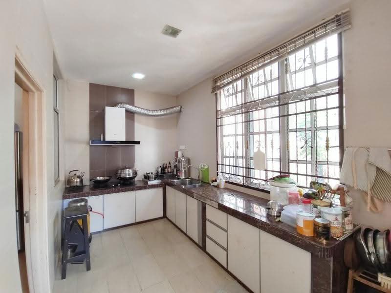Semi-Detached House for Sale in Taman Cheng Setia (Cheng) - BL Bong - Kitchen - PropertyGuru.com.my