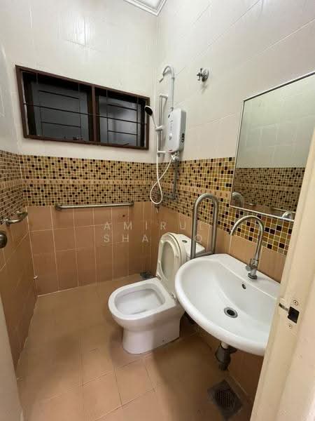 Rumah Teres 2-Tingkat untuk Dijual di Taman Setiawangsa (Setiawangsa) - Amirul Shafiq - Bathroom - PropertyGuru.com.my