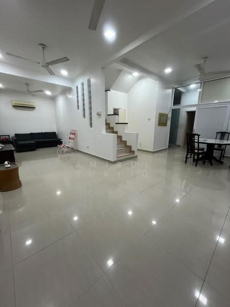 Rumah Teres 2-Tingkat untuk Dijual di Taman Setiawangsa (Setiawangsa) - Amirul Shafiq - Living Room - PropertyGuru.com.my