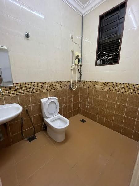 Rumah Teres 2-Tingkat untuk Dijual di Taman Setiawangsa (Setiawangsa) - Amirul Shafiq - Bathroom - PropertyGuru.com.my