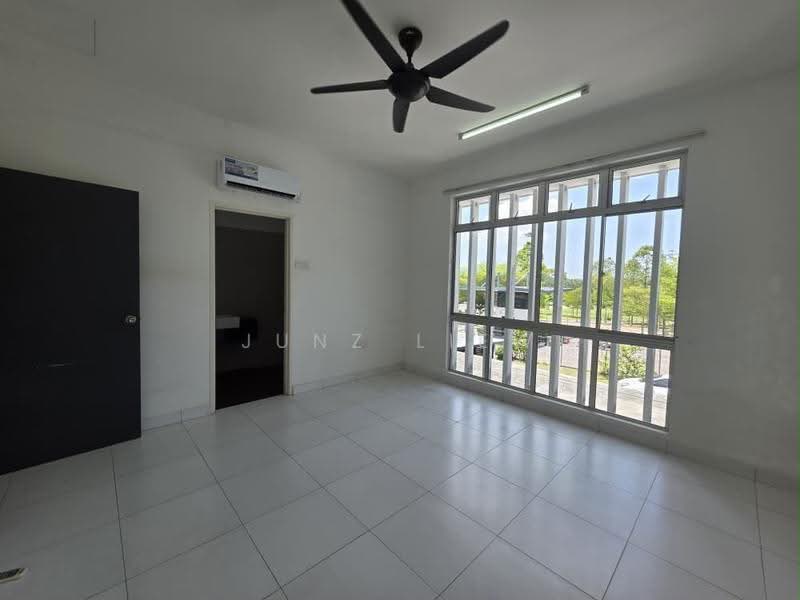 Rumah Teres 2-Tingkat untuk Dijual di Mutiara Rini (Skudai) - Junz Liew - Living Room - PropertyGuru.com.my