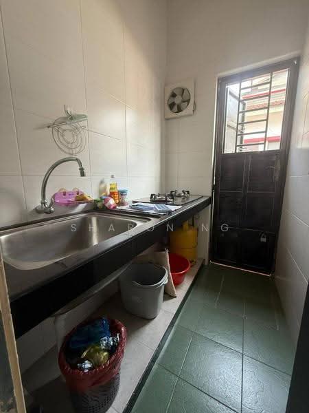 1.5-storey Terraced House for Sale in Bukit Indah (Iskandar Puteri (Nusajaya)) - Sharon Ng - Kitchen - PropertyGuru.com.my