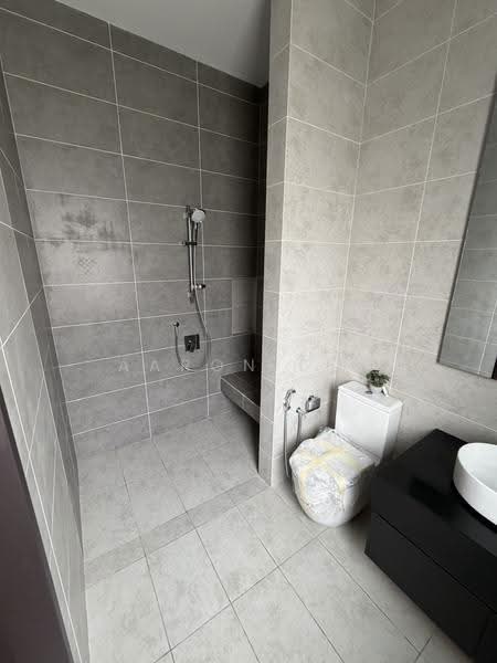 Kondominium untuk Dijual di Five Stones - Aaron Lim - Bathroom - PropertyGuru.com.my