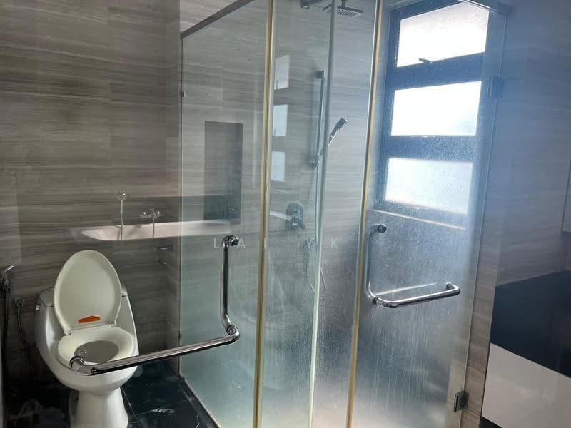 Rumah Teres untuk Dijual di Temasya Glenmarie (Glenmarie) - Lai YK - Bathroom - PropertyGuru.com.my