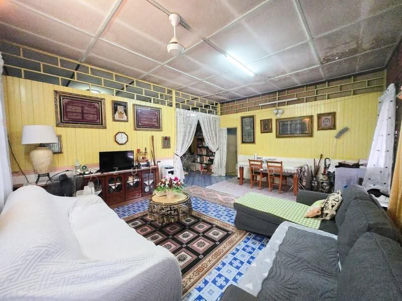 Bungalow House untuk Dijual di Kampung Lembah Jaya Selatan (Ampang) - Zul Syafiq - Living Room - PropertyGuru.com.my