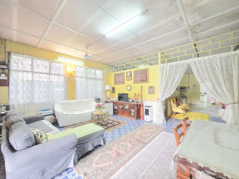 Bungalow House untuk Dijual di Kampung Lembah Jaya Selatan (Ampang) - Zul Syafiq - Living Room - PropertyGuru.com.my