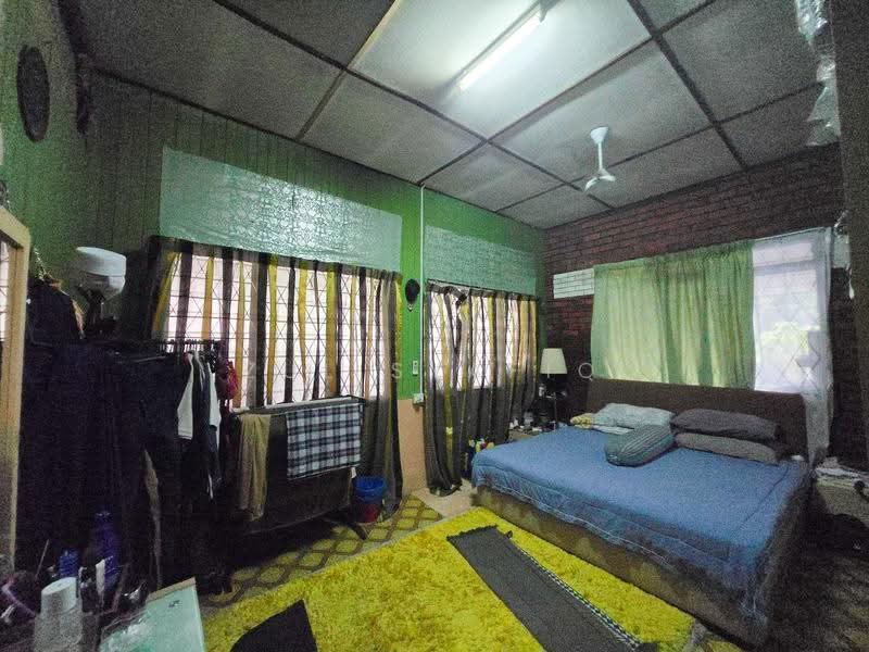 Bungalow House untuk Dijual di Kampung Lembah Jaya Selatan (Ampang) - Zul Syafiq - Bedroom - PropertyGuru.com.my