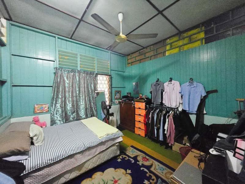 Bungalow House untuk Dijual di Kampung Lembah Jaya Selatan (Ampang) - Zul Syafiq - Bedroom - PropertyGuru.com.my